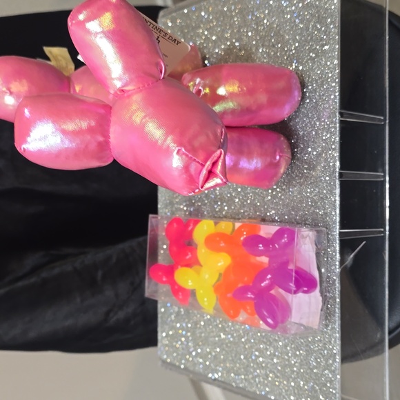 Ways To Celebrate Metallic Balloon Dog & Set Of 4 Party Favors - Picture 7 of 9